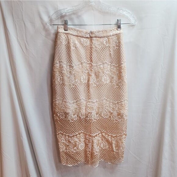 Elliatt Mood Peach Lace Pencil Skirt Size Small - Picture 9 of 15